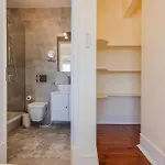 Spacious 4BDR Graça River View by LovelyStay Lisboa