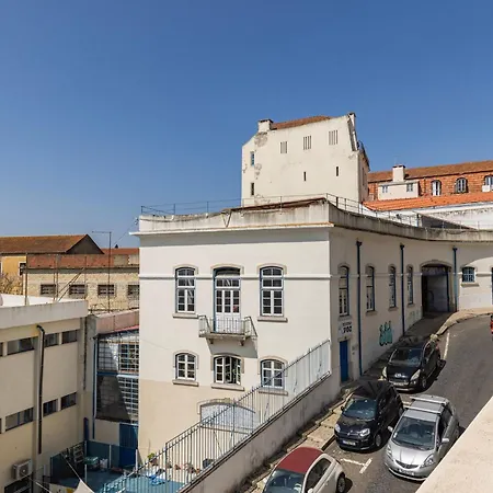 Spacious 4BDR Graça River View by LovelyStay *