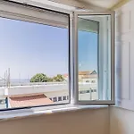Whome Spacious Modern In Gracas Historic Quarter Apartman
