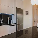 Whome Spacious Modern In Gracas Historic Quarter Lisboa