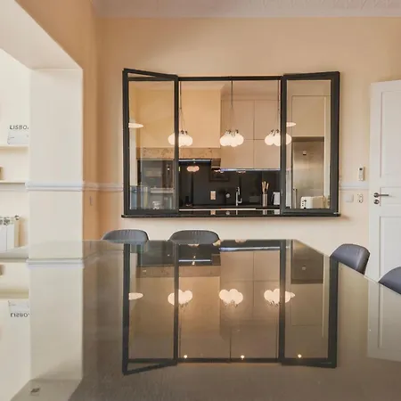 Whome Spacious Modern In Gracas Historic Quarter * Lissabon