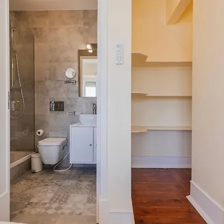 Spacious 4bdr Graca River View By Lovelystay Lissabon