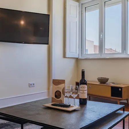 Whome Spacious Modern In Gracas Historic Quarter Lissabon
