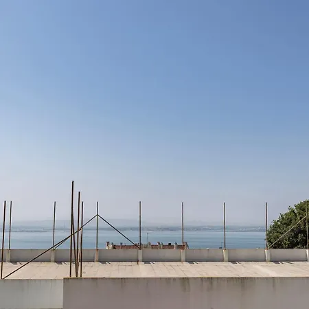 Appartamento Whome Spacious Modern In Gracas Historic Quarter Lisbona