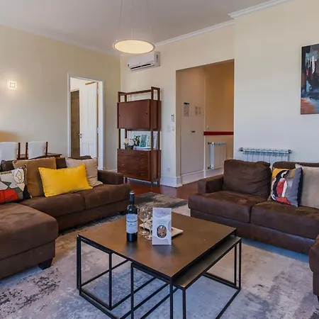 Spacious 4bdr Graca River View By Lovelystay * Lissabon