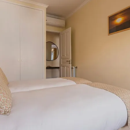 Spacious 4bdr Graca River View By Lovelystay * Lissabon