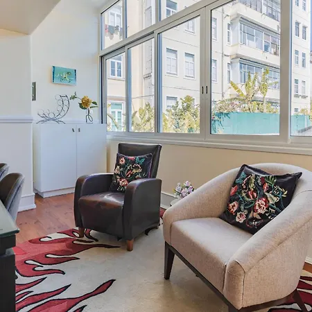 Spacious 4bdr Graca River View By Lovelystay