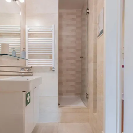 Spacious 4bdr Graca River View By Lovelystay Daire *