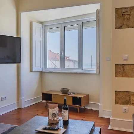 Spacious 4bdr Graca River View By Lovelystay Daire Lisboa